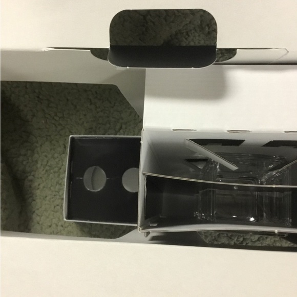 New 1800 Tequila Gift Box - Picture 3 of 7